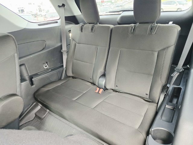 Used 2024 Ford Explorer XLT AWD/4WD image 10