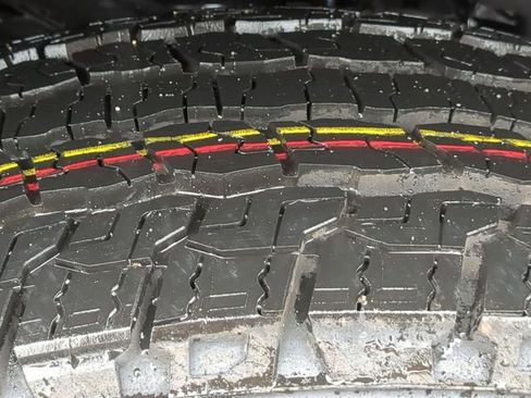 New 2026 GMC Canyon Elevation w/ Convenience Package image 17