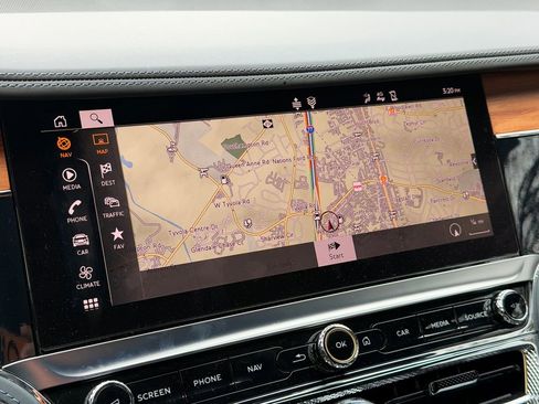 Used 2023 Bentley Flying Spur W12 image 24