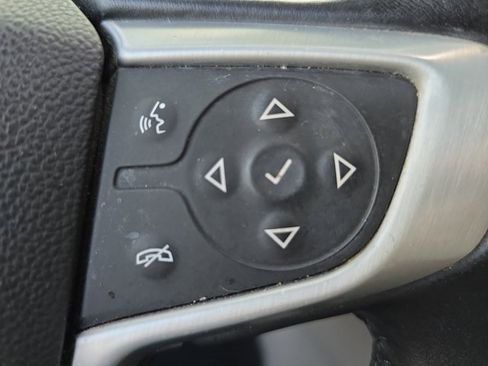 Used 2021 GMC Terrain SLE w/ LPO, Floor Liner Package image 17