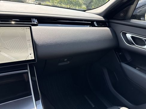 New 2026 Land Rover Range Rover Velar Dynamic SE image 25