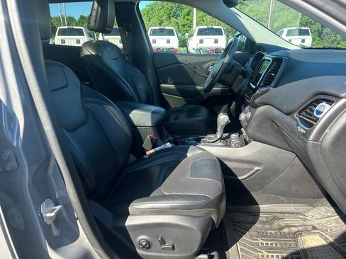 Certified 2019 Jeep Cherokee Limited AWD/4WD image 8
