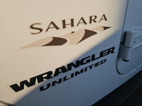 Used 2016 Jeep Wrangler Unlimited Sahara w/ Dual Top Group image 7