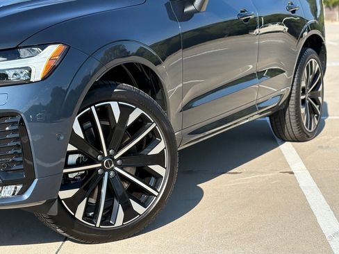 New 2026 Volvo XC60 B5 Ultra w/ Protection Package Premier image 8