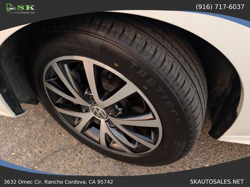 Used 2017 Volkswagen Jetta SE image 32