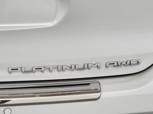 Used 2022 Toyota Highlander Platinum AWD/4WD image 10