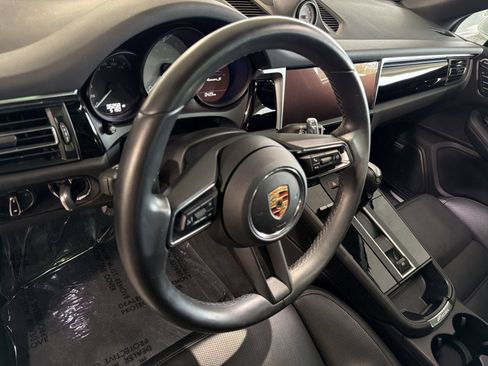 Used 2023 Porsche Macan S AWD/4WD image 4
