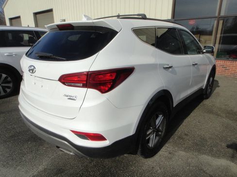 Used 2017 Hyundai Santa Fe Sport image 4