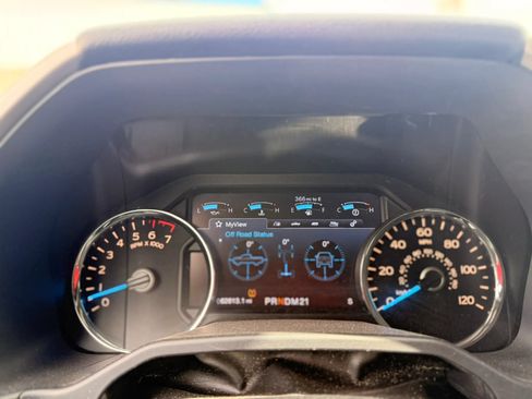 Used 2016 Ford F150 Lariat w/ Equipment Group 502A Luxury AWD/4WD image 26