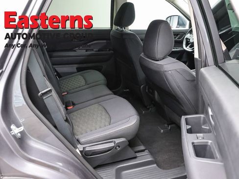 Used 2024 Nissan Pathfinder SV AWD/4WD image 22