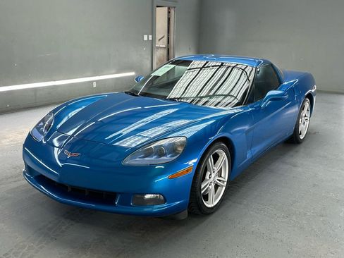 Used 2009 Chevrolet Corvette Coupe w/ Preferred Equipment Group RWD image 3