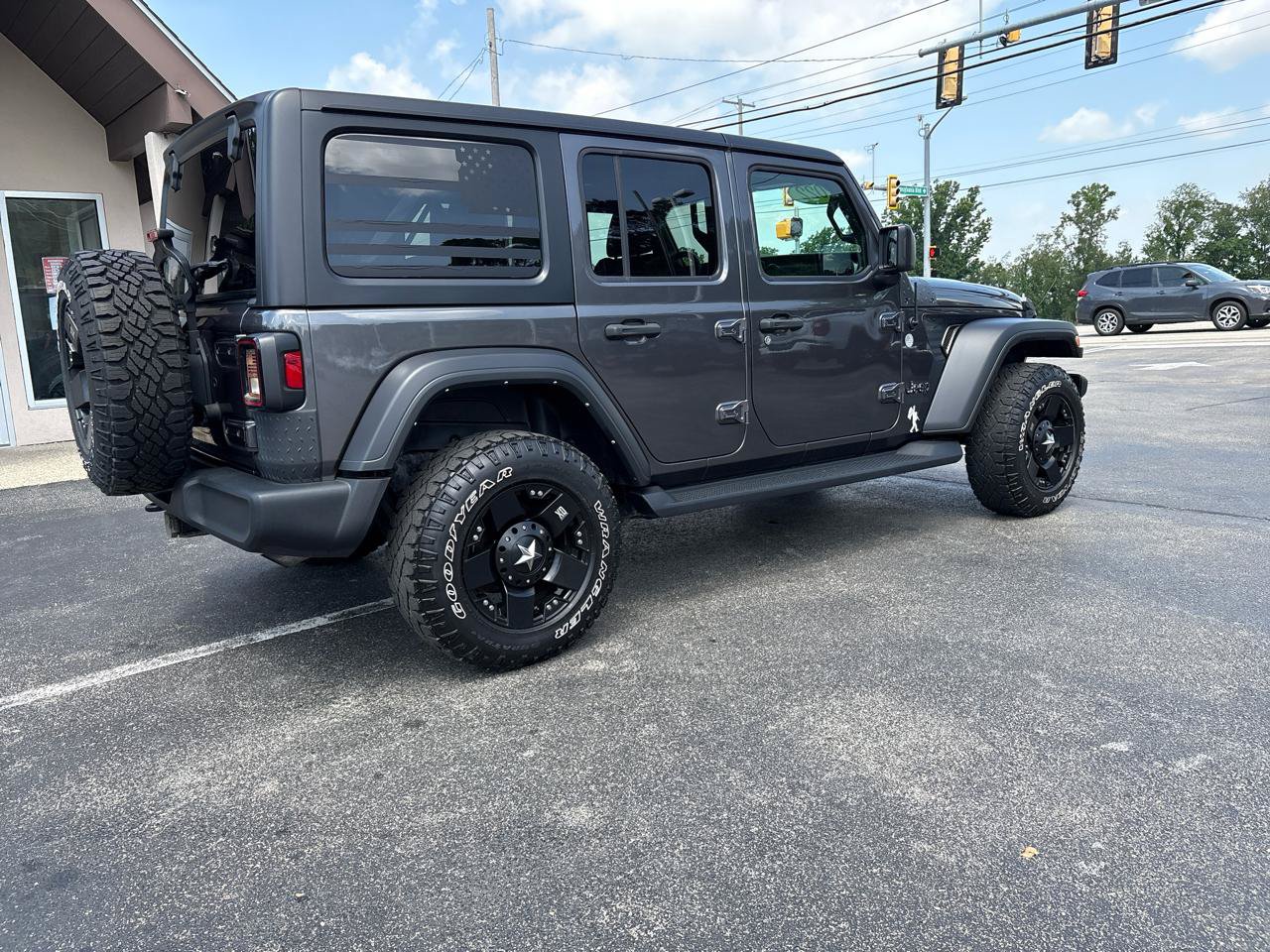 Used 2022 Jeep Wrangler Unlimited Sport AWD/4WD image 5