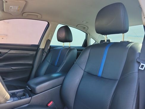 Certified 2018 Nissan Altima 2.5 SR w/ SR Midnight Edition FWD image 27