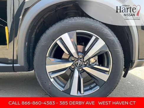 Certified 2026 Nissan Rogue SL AWD/4WD image 9