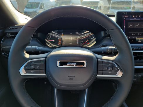 Used 2024 Jeep Compass Latitude w/ Convenience Group image 10