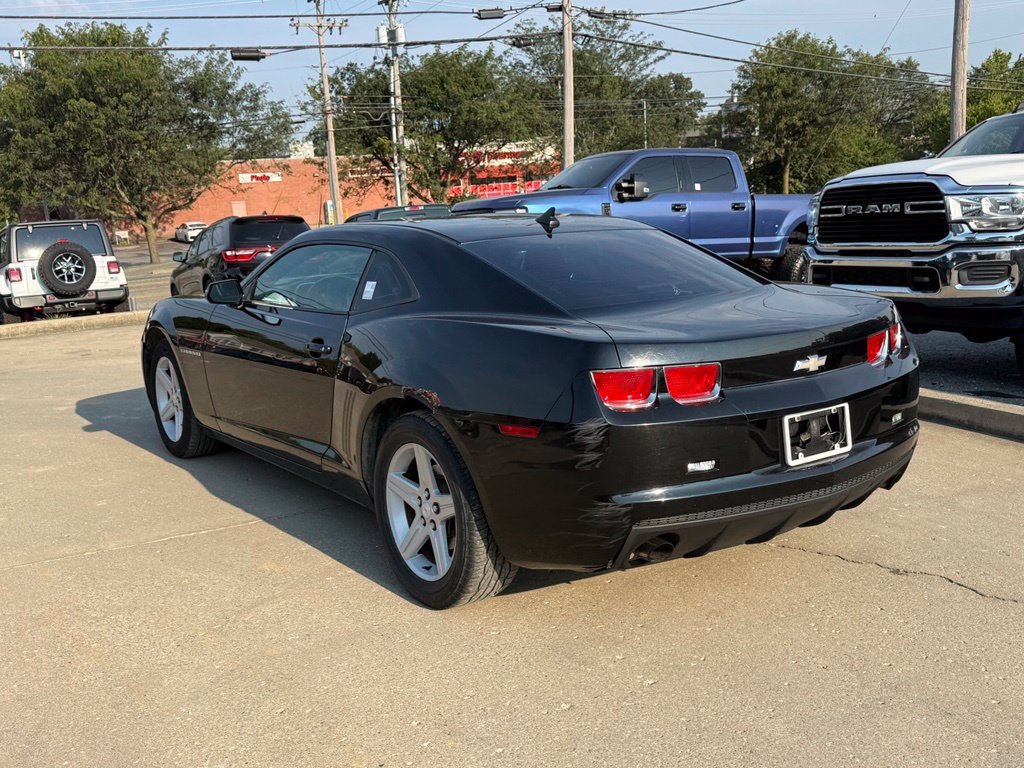 Used 2010 Chevrolet Camaro LT RWD image 8