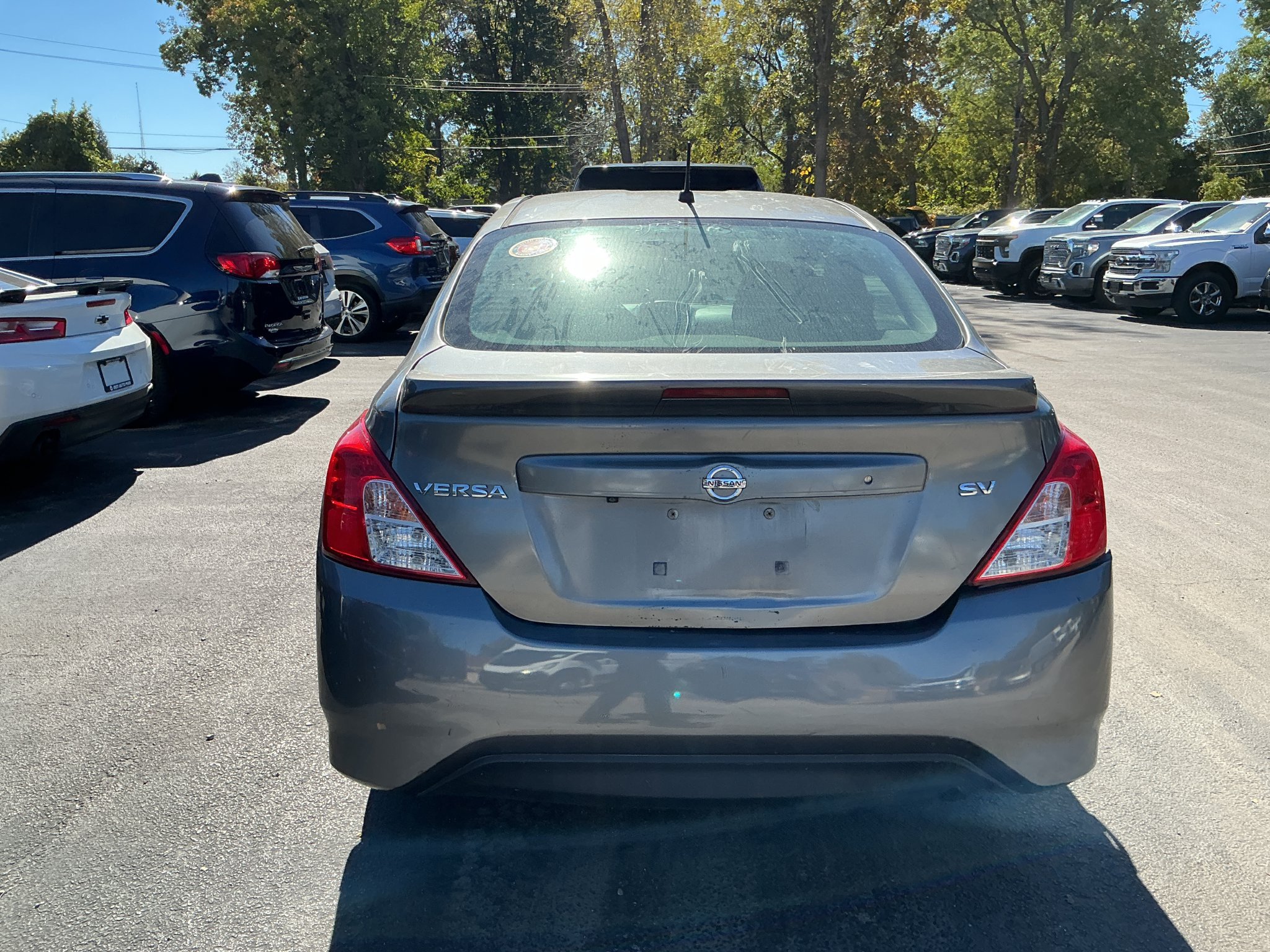 Used 2018 Nissan Versa SV FWD image 3