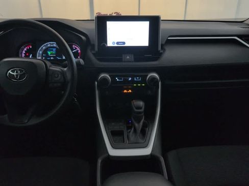 Used 2025 Toyota RAV4 LE FWD image 17