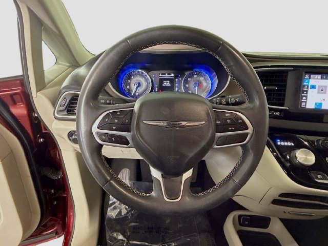 Used 2022 Chrysler Voyager LX FWD image 12