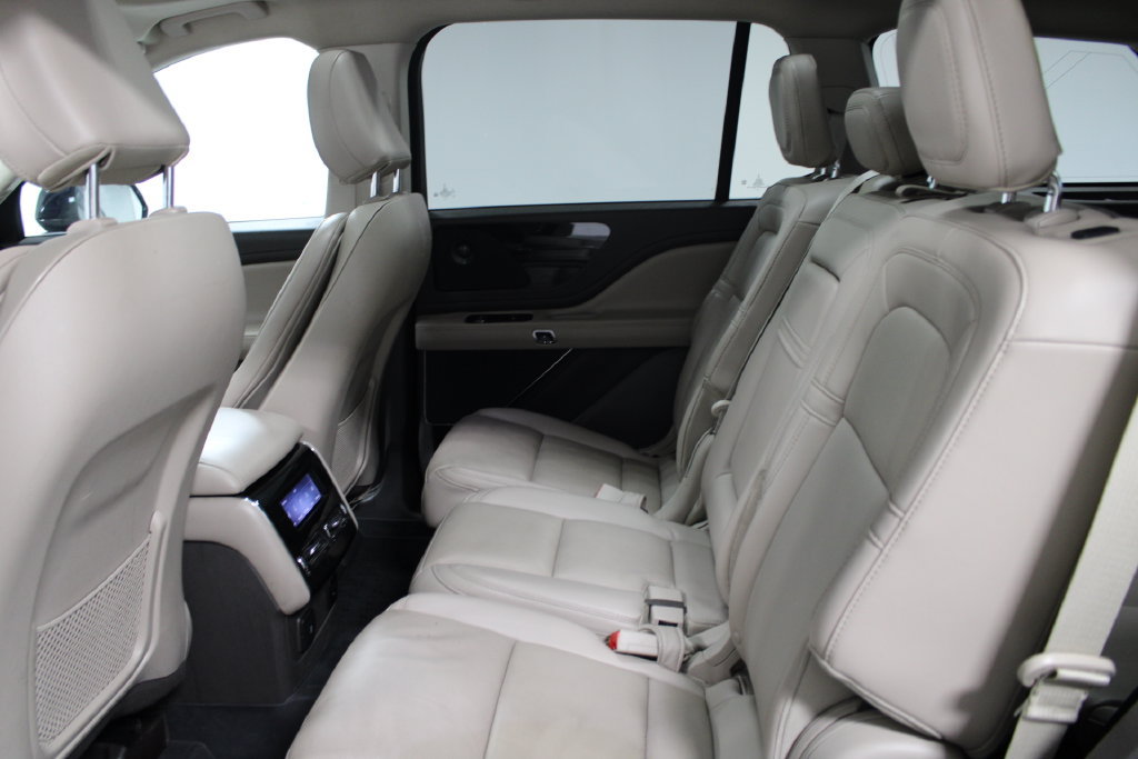 Used 2023 Lincoln Aviator Reserve w/ Equipment Group 201A AWD/4WD image 24