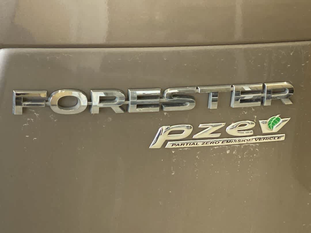Used 2015 Subaru Forester 2.5i Premium w/ All-Weather Package AWD/4WD image 12