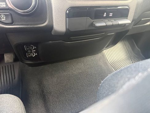 Used 2019 RAM 1500 Tradesman AWD/4WD image 27