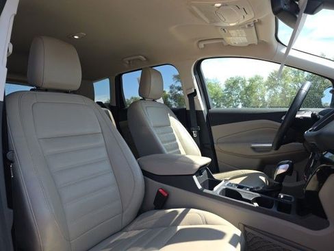 Used 2019 Ford Escape Titanium AWD/4WD image 14