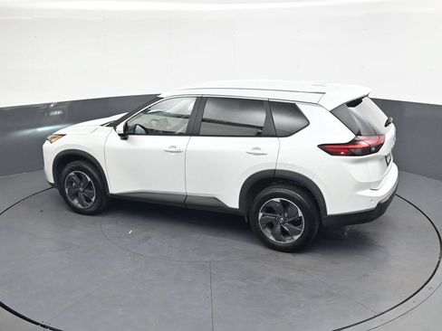 Used 2025 Nissan Rogue SV FWD image 36