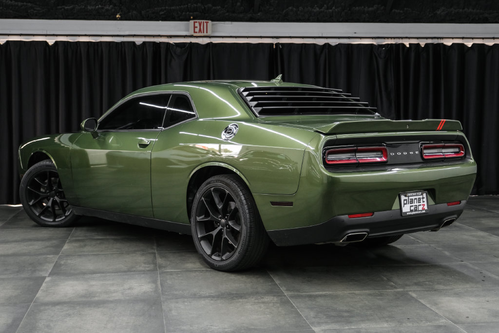 Used 2022 Dodge Challenger SXT w/ Plus Package RWD image 11