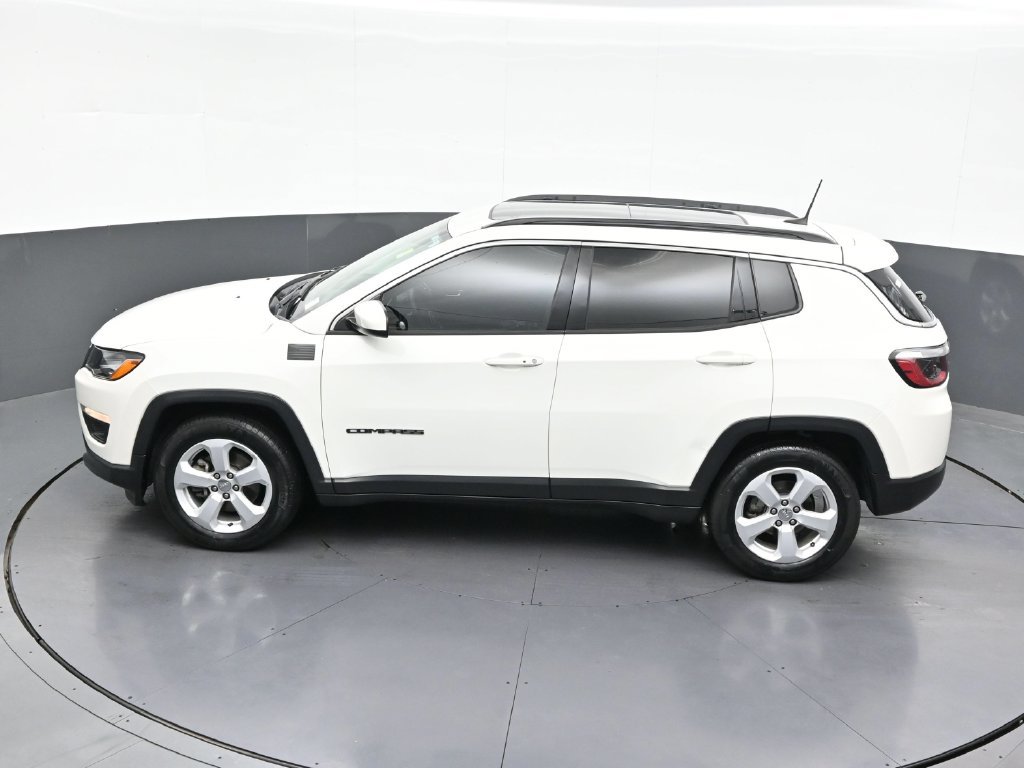 Used 2021 Jeep Compass Latitude w/ Sun and Sound Group FWD image 16