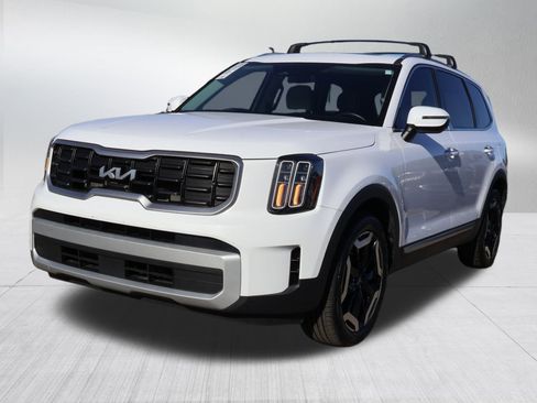 Used 2024 Kia Telluride S w/ S Sunroof Package image 4