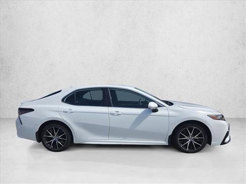 Used 2024 Toyota Camry SE w/ Convenience Package FWD image 5