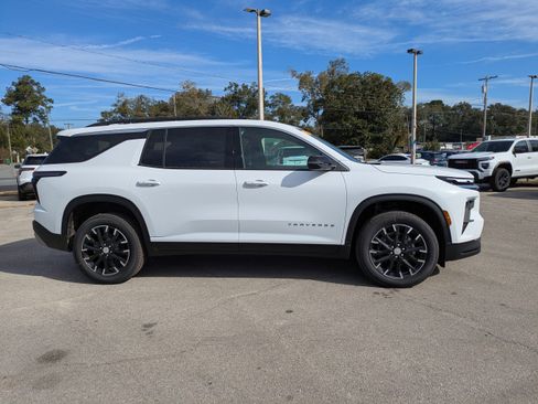 New 2026 Chevrolet Traverse LT w/ Sun and Wheel Package image 3