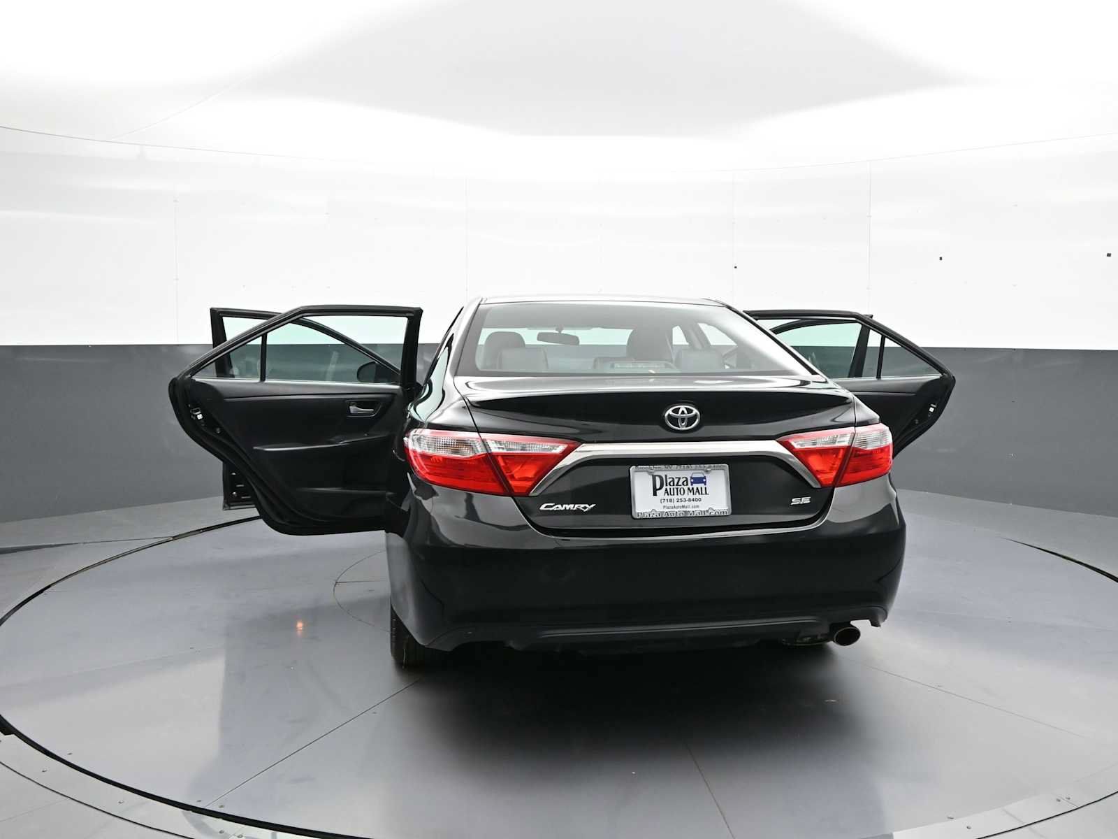 Used 2016 Toyota Camry SE w/ Protection Package (Q2) FWD image 45