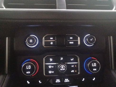 Used 2021 Chevrolet Tahoe LT w/ LT Signature Package RWD image 30