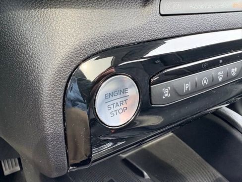 Used 2024 Ford Escape Platinum w/ Premium Technology Package image 29