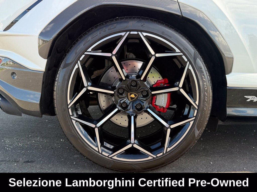 Used 2024 Lamborghini Urus Performante AWD/4WD image 12
