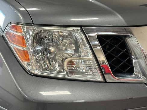 Used 2018 Nissan Frontier SV RWD image 39