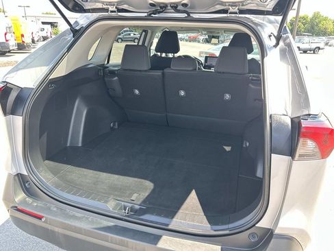 Used 2025 Toyota RAV4 LE AWD/4WD image 14