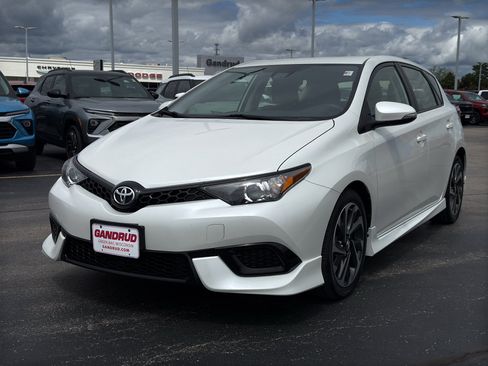 Used 2017 Toyota Corolla iM FWD image 2