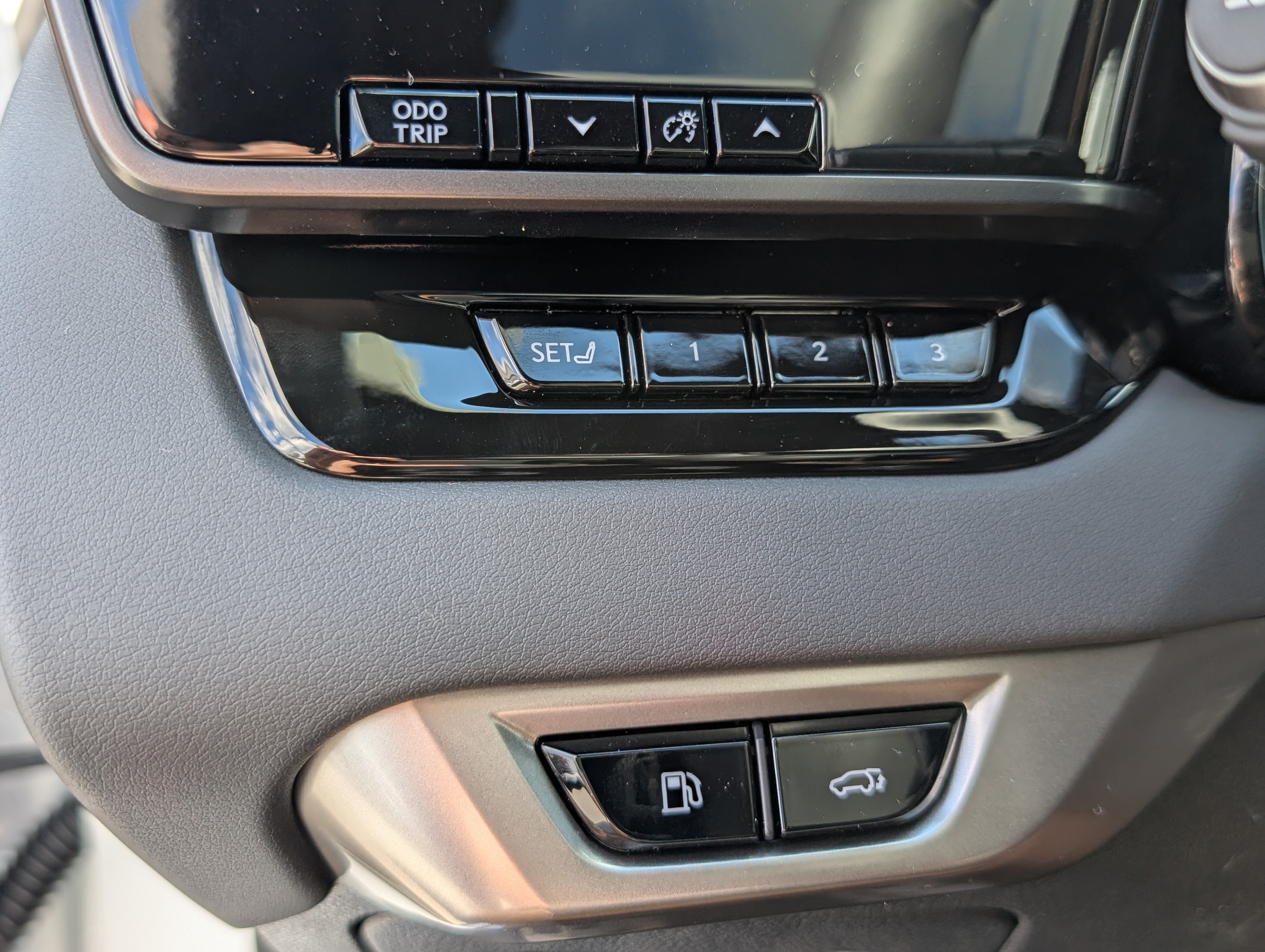 New 2026 Lexus RX 350h w/ Accessory Package (Z1) AWD/4WD image 18