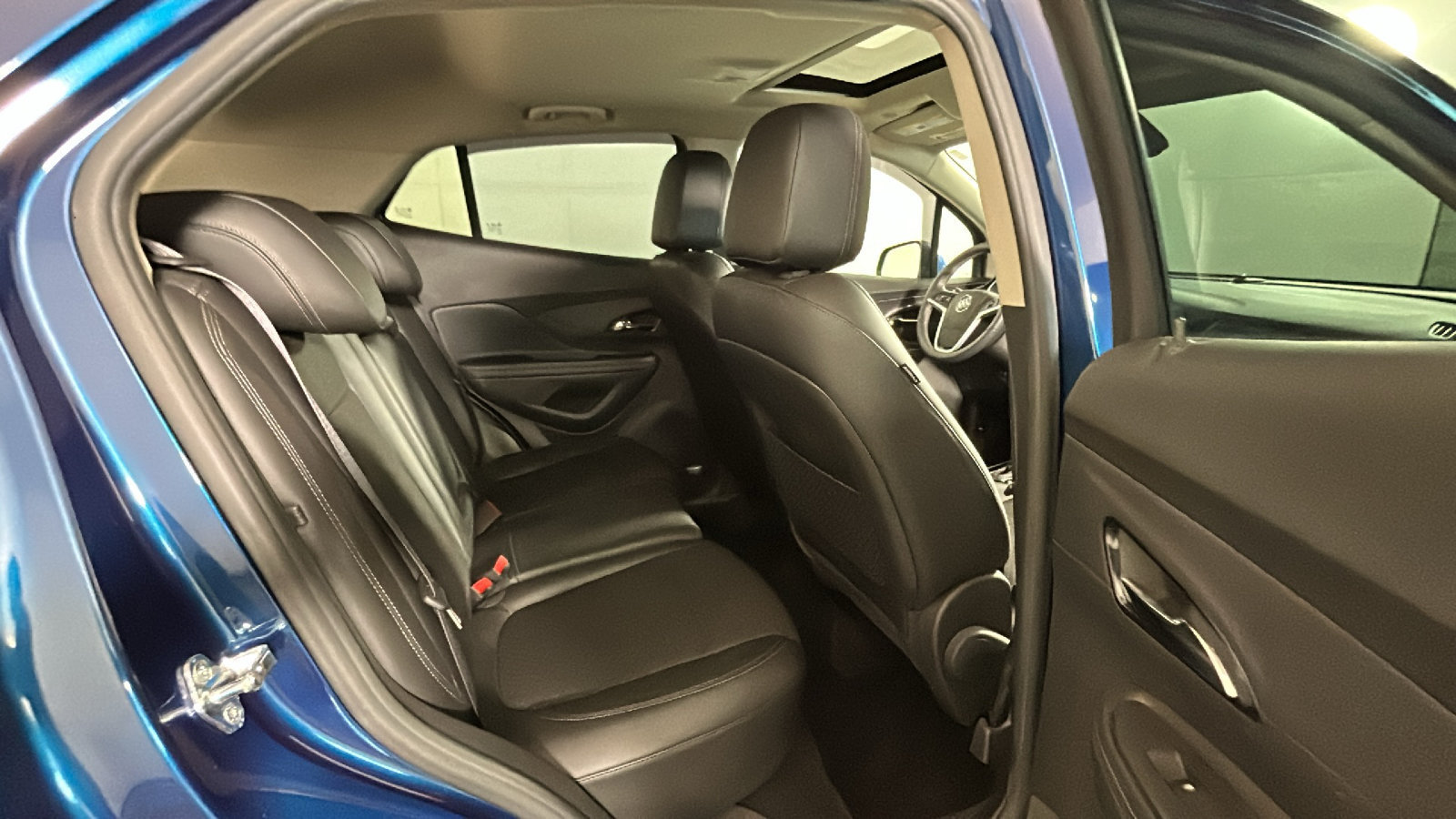 Used 2019 Buick Encore Sport Touring FWD image 34