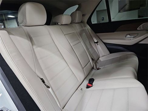 Used 2024 Mercedes-Benz GLE 450 4MATIC image 12