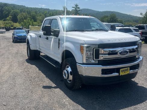 Used 2017 Ford F350 XL w/ STX Appearance Package AWD/4WD image 5