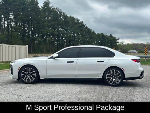 Certified 2024 BMW 760i xDrive w/ Executive Package image 4