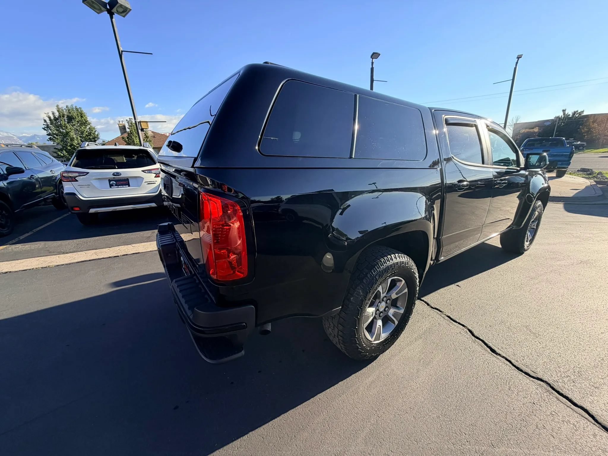 Used 2022 Chevrolet Colorado LT w/ Safety Package AWD/4WD image 3