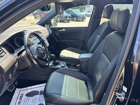 Used 2020 Volkswagen Tiguan SE R-Line AWD/4WD image 16