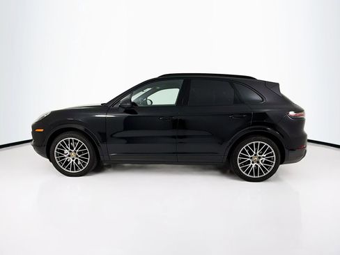 Certified 2023 Porsche Cayenne Platinum Edition image 2