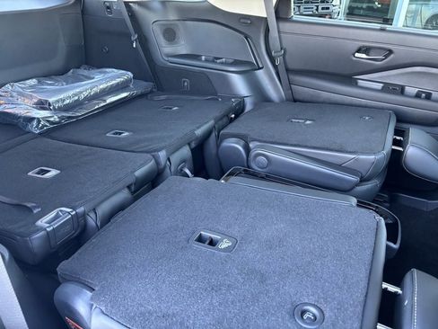 New 2026 Nissan Pathfinder SL image 30