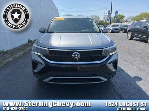 Used 2024 Volkswagen Taos SE FWD image 8